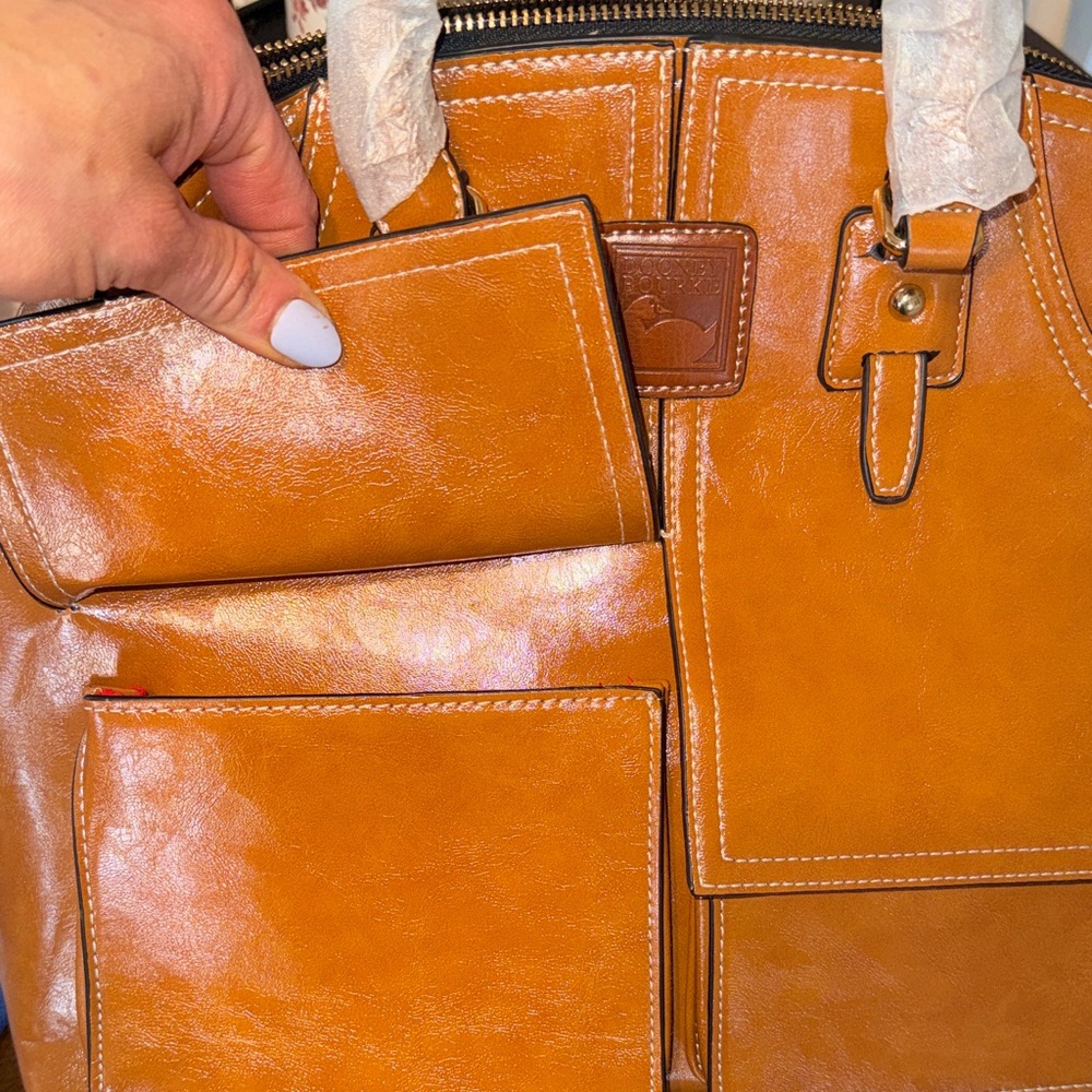 Dooney & Bourke natural Leather Satchel. Florentine Clayton. - Picture 7 of 9